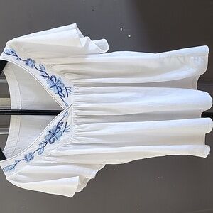 White V-Neck Embroidered Flutter Sleeve Top Size Medium- Large